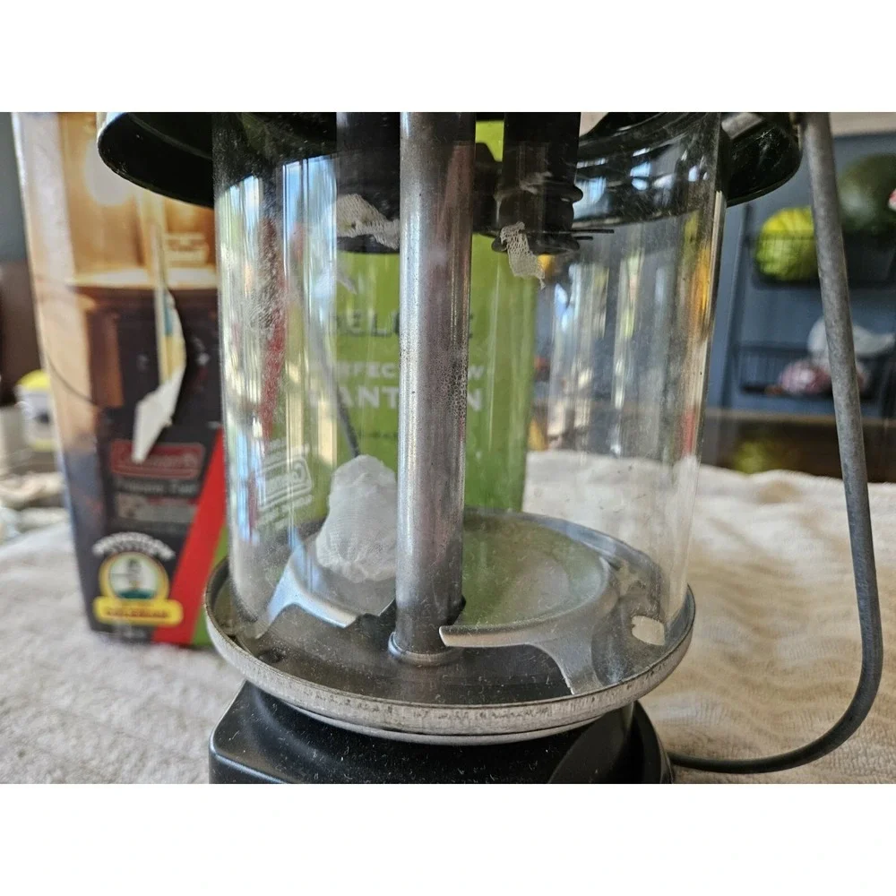 Coleman Lantern Deluxe 2 Mantle 2004 8hr Runtime With Base In Box
